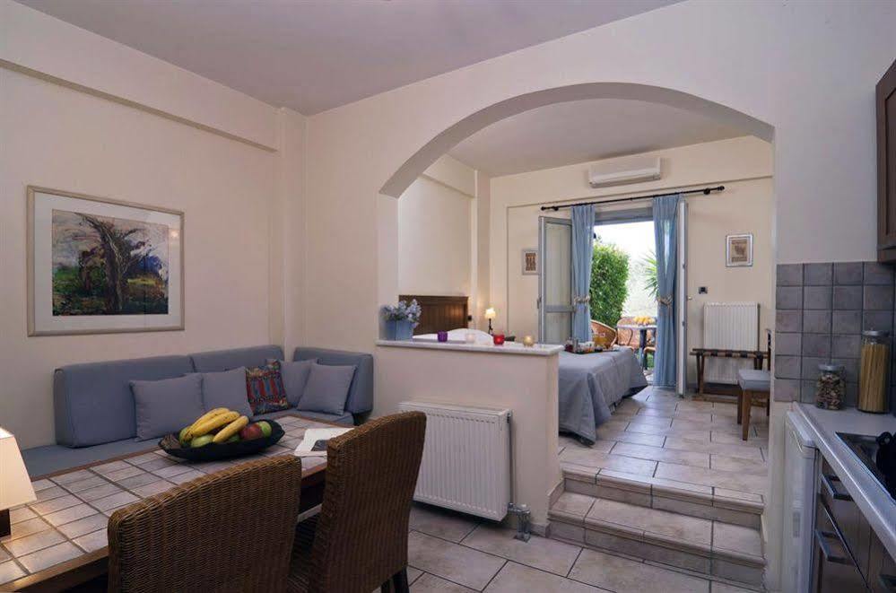 Harmony Hotel Apartments Selianítika エクステリア 写真